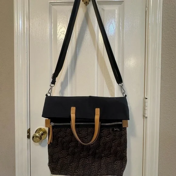 Jambu & Co Black and Brown Leaf Design 3 Way Crossbody Messenger Bag - Picture 11 of 16